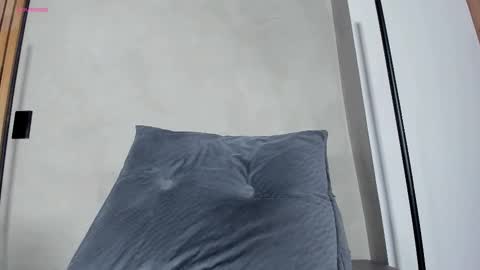 Sofia independent model online show from 11-15-25, 11:29