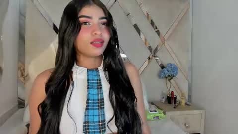 Snapshot of honeyht chatting on 06-13-26, 12:03 honeyht online show from 06-13-26, 12:03