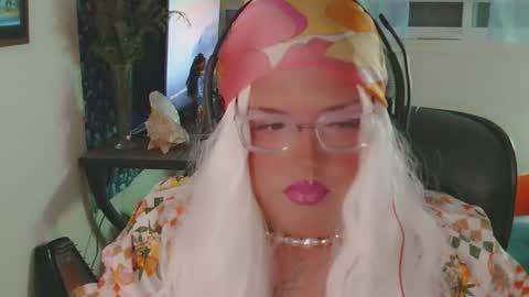 Snapshot of honeylavender777 chatting on 12-14-25, 11:26 honeylavender777 online show from 12-14-25, 11:26