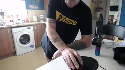 honeymaster290 online show from 11-17-25, 10:21