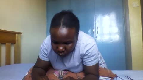 Honeymuny online show from 11-22-25, 07:40