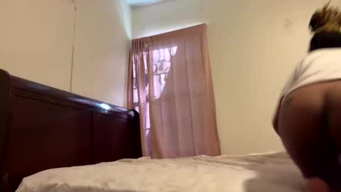 honeypott01 online show from 11-17-25, 05:30