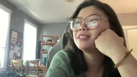 Snapshot of honeysunshineneko chatting on 04-17-26, 06:33 HoneySunshineNeko online show from 04-17-26, 06:33