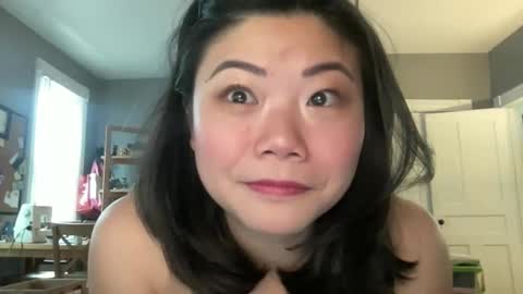 Snapshot of honeysunshineneko chatting on 05-14-26, 02:35 HoneySunshineNeko online show from 05-14-26, 02:35