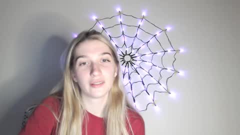 honeyveil online show from 10-21-25, 07:14