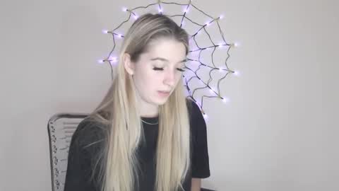 honeyveil online show from 11-03-25, 11:22