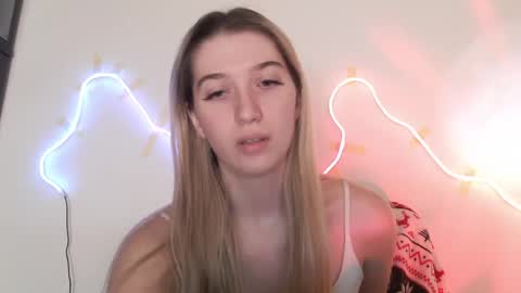 honeyveil online show from 04-22-26, 11:34