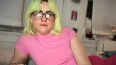 Emi Rose online show from 11-22-25, 10:42