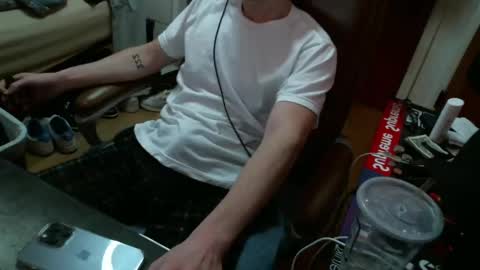 hoodiex22 online show from 12-15-24, 03:45