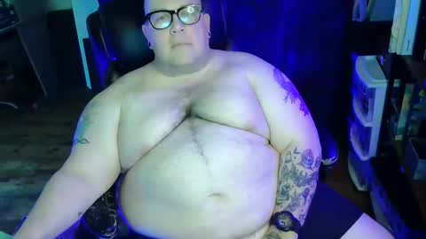 Snapshot of hoosierdaddyxl chatting on 06-02-26, 05:04 Sir online show from 06-02-26, 05:04