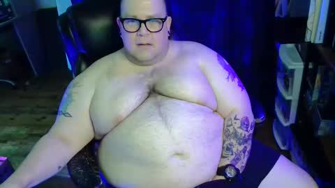 Snapshot of hoosierdaddyxl chatting on 06-05-26, 05:40 Sir online show from 06-05-26, 05:40