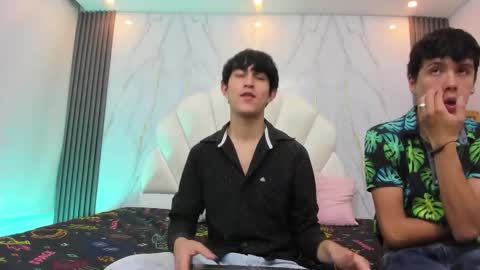 hoot_booys_ online show from 12-04-25, 07:33