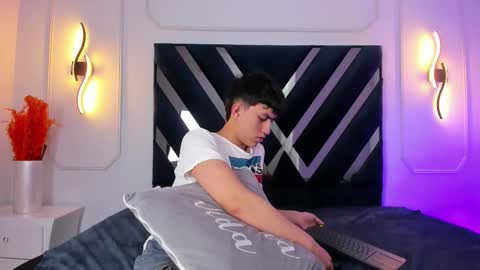 hoot_booys_ online show from 02-26-26, 08:41