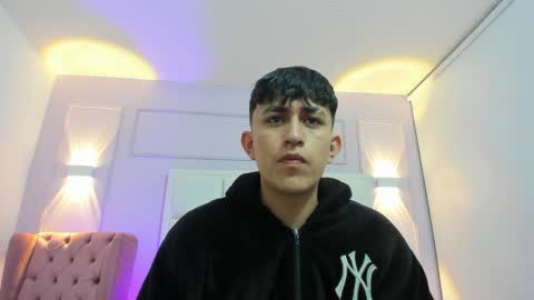 hoot_booys_ online show from 04-26-26, 03:26