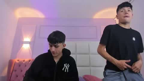 hoot_booys_ online show from 04-26-26, 08:50