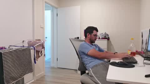 hopefulguy86 online show from 01-18-25, 04:15