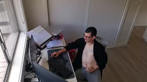 hopefulguy86 online show from 12-22-25, 11:35