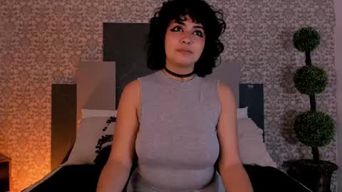 Snapshot of hornetnoir chatting on 05-10-26, 11:26 Layla Noir online show from 05-10-26, 11:26
