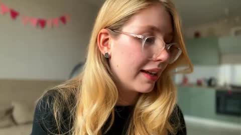 Audrey online show from 10-21-25, 03:18