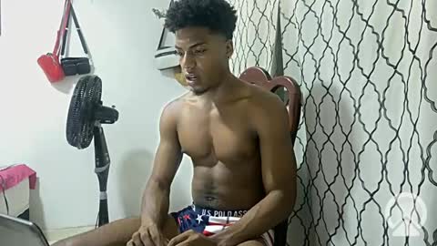 Snapshot of horneyguy2399 chatting on 02-10-25, 01:03 sugarbaby online show from 02-10-25, 01:03