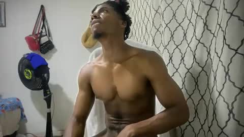 Snapshot of horneyguy2399 chatting on 09-27-25, 01:16 sugarbaby online show from 09-27-25, 01:16