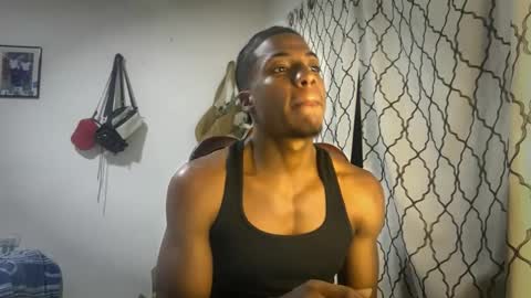 Snapshot of horneyguy2399 chatting on 10-14-25, 01:06 sugarbaby online show from 10-14-25, 01:06