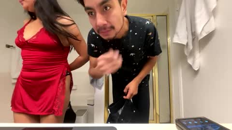 Snapshot of horny420couplela chatting on 01-05-25, 10:32 daddyslilcumslut online show from 01-05-25, 10:32