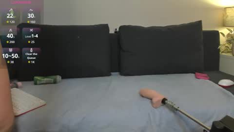 Snapshot of horny_and_wild chatting on 11-27-25, 06:37 Naomi online show from 11-27-25, 06:37