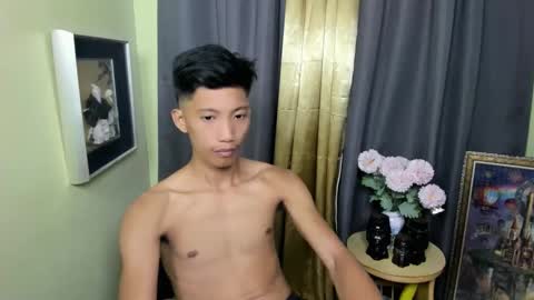 Snapshot of horny_asianmoreno chatting on 02-25-25, 04:21 ROGER online show from 02-25-25, 04:21