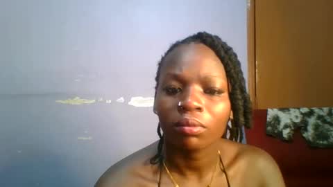 Snapshot of horny_hearts chatting on 10-30-25, 06:41 phanice online show from 10-30-25, 06:41