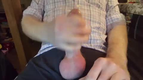 Snapshot of horny_hubby0077 chatting on 01-31-25, 03:52 Horny Hubby online show from 01-31-25, 03:52