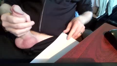Snapshot of horny_hubby0077 chatting on 09-30-25, 02:11 Horny Hubby online show from 09-30-25, 02:11