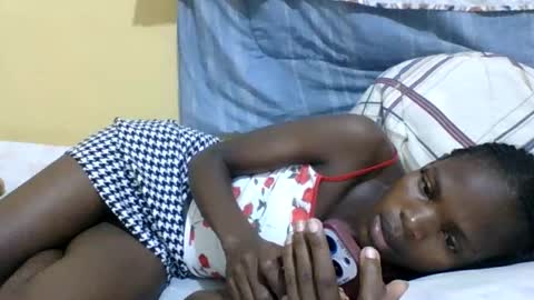 Snapshot of horny_mummie chatting on 03-11-25, 09:56 andalia online show from 03-11-25, 09:56