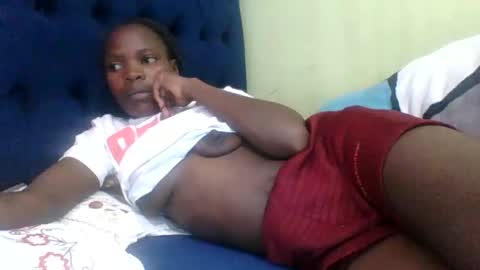 Snapshot of horny_mummie chatting on 10-04-25, 08:12 andalia online show from 10-04-25, 08:12