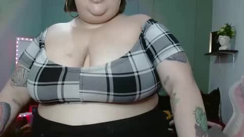 Snapshot of horny_neighbors_ chatting on 12-03-24, 05:53 onlyTiffany I broke up with frank 10 days ago online show from 12-03-24, 05:53