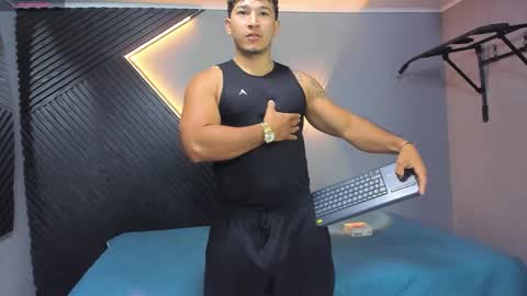 horny_nick18 online show from 03-21-26, 01:26