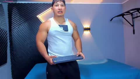 horny_nick18 online show from 03-24-26, 02:55