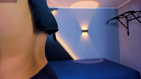 horny_nick18 online show from 04-10-26, 10:20