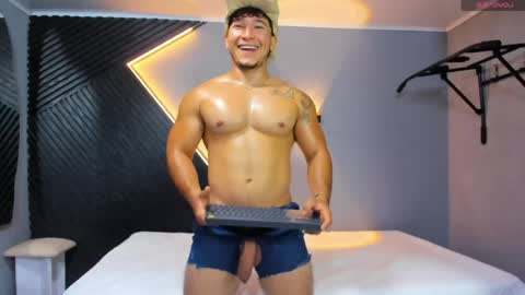 horny_nick18 online show from 04-25-26, 01:41
