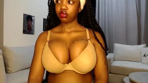 horny_princcess online show from 10-28-25, 12:47