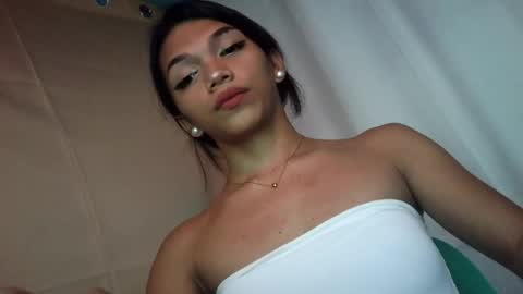 Snapshot of horny_rhiana chatting on 05-11-26, 07:14 Rhiana online show from 05-11-26, 07:14