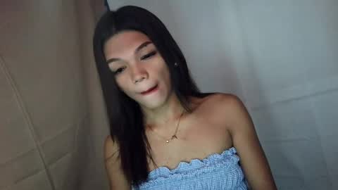 Snapshot of horny_rhiana chatting on 05-12-26, 04:42 Rhiana online show from 05-12-26, 04:42
