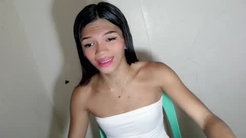 Snapshot of horny_rhiana chatting on 06-07-26, 03:21 Rhiana online show from 06-07-26, 03:21