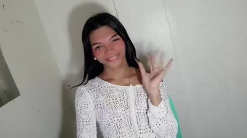 Snapshot of horny_rhiana chatting on 06-11-26, 03:48 Rhiana online show from 06-11-26, 03:48