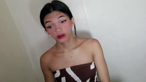 Snapshot of horny_rhiana chatting on 06-12-26, 03:38 Rhiana online show from 06-12-26, 03:38