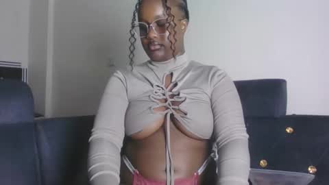 Snapshot of horny_sexxy_babe chatting on 05-07-26, 05:18 Lucy online show from 05-07-26, 05:18