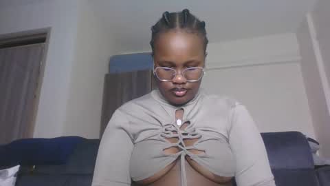 Snapshot of horny_sexxy_babe chatting on 05-25-26, 01:17 Lucy online show from 05-25-26, 01:17