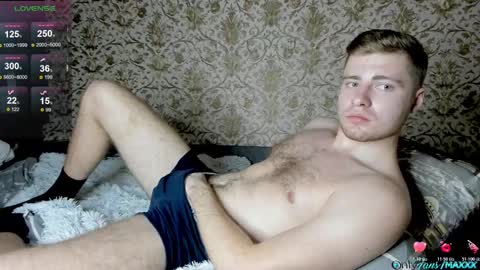 Max online show from 11-11-25, 01:11