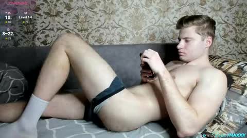 Max online show from 04-19-26, 08:02