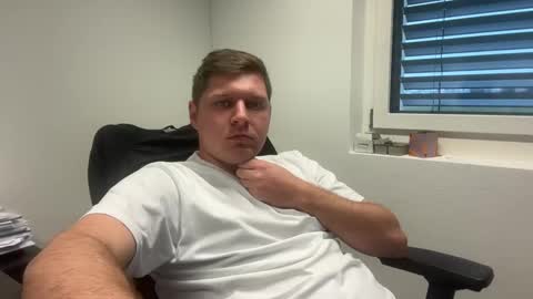 hornyboy95300 online show from 02-17-25, 03:42